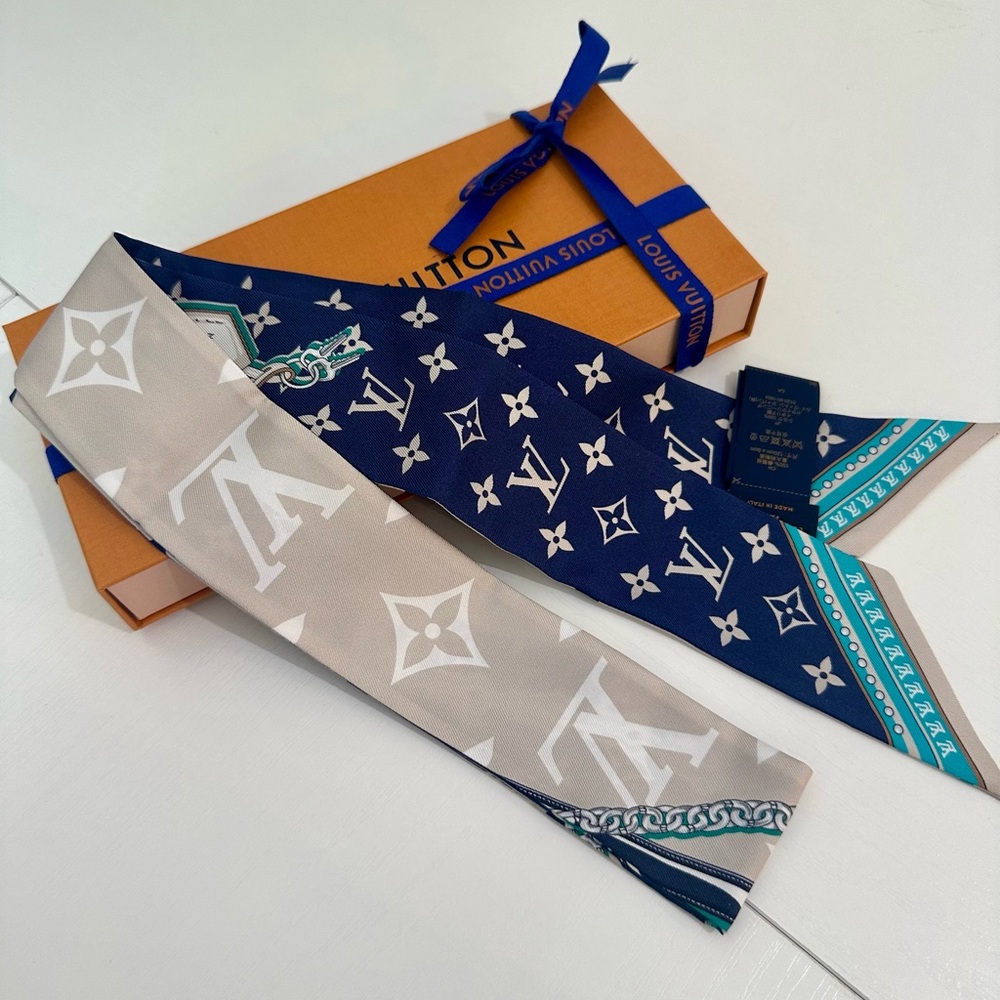 ❌❌SOLD❌❌Louis Vuitton BB Bandeau Silk Ultimate Monogram in Bleu Marine and Beige - Picture 4 of 4